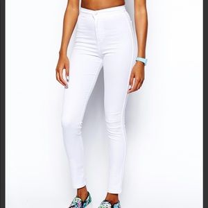 White Easy Jean